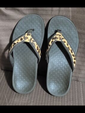 Vionic Leopard-Print Strap Flip Flops with Black Footbed
